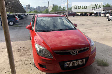 Хэтчбек Hyundai i30 2008 в Каменском