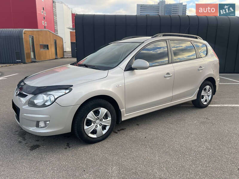Универсал Hyundai i30 2011 в Киеве