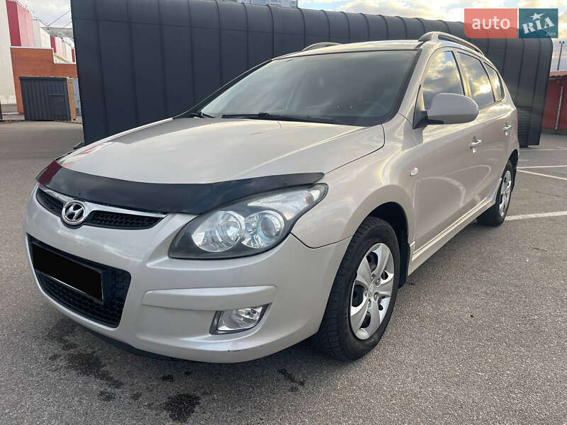 Универсал Hyundai i30 2011 в Киеве