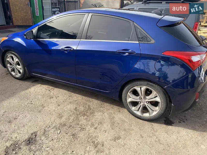 Хэтчбек Hyundai i30 2012 в 