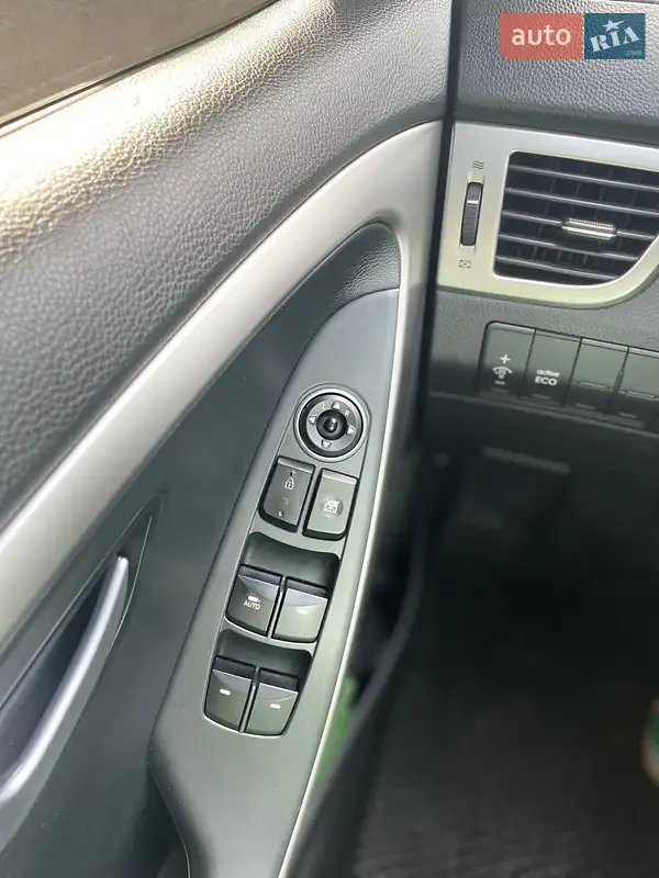 Хэтчбек Hyundai i30 2012 в 