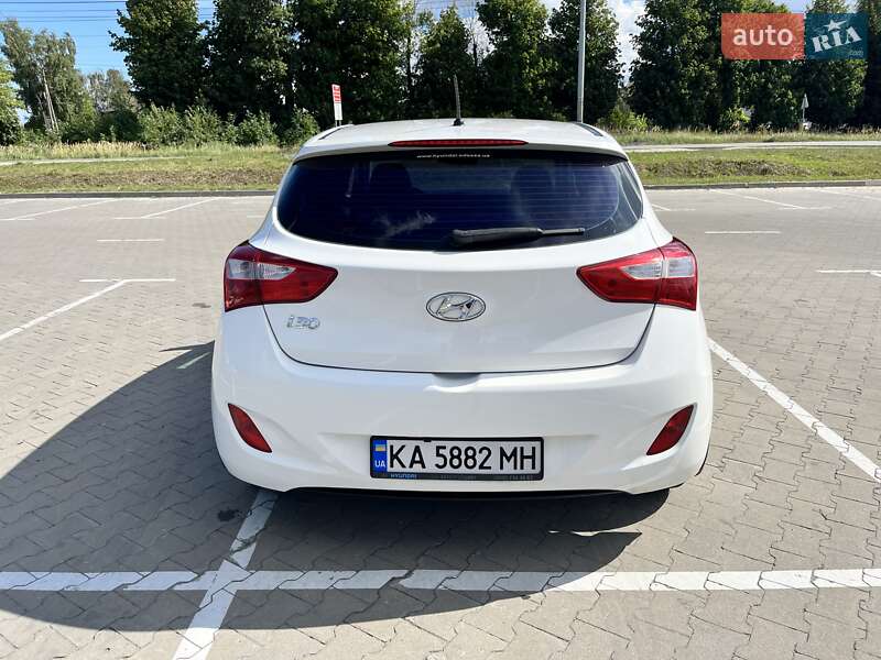 Хэтчбек Hyundai i30 2014 в Киеве
