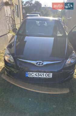 Хэтчбек Hyundai i30 2010 в 
