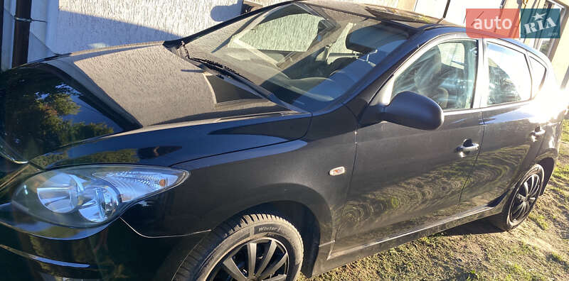 Хэтчбек Hyundai i30 2010 в Львове