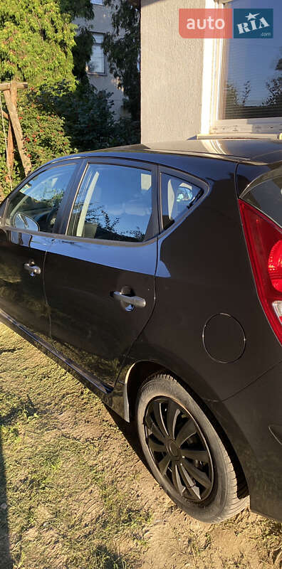 Хэтчбек Hyundai i30 2010 в Львове