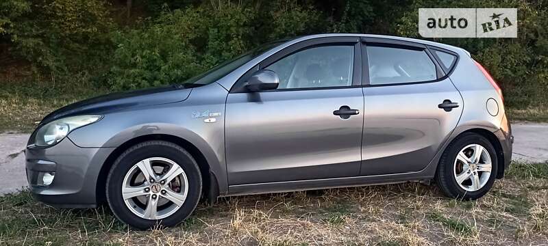 Хетчбек Hyundai i30 2010 в Українці