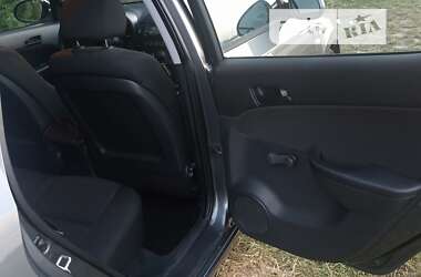 Хэтчбек Hyundai i30 2010 в 