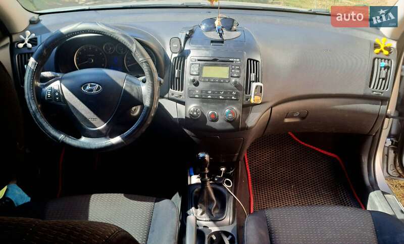 Универсал Hyundai i30 2009 в Мироновке