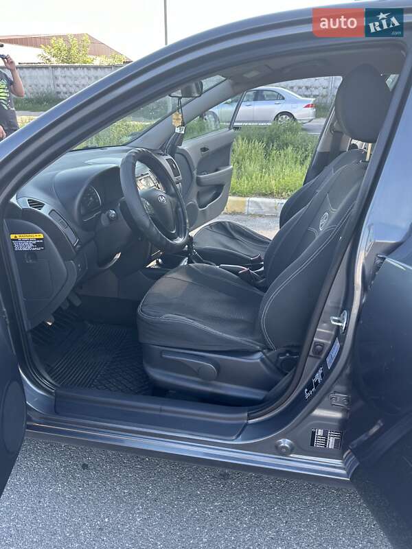 Хэтчбек Hyundai i30 2009 в Буче
