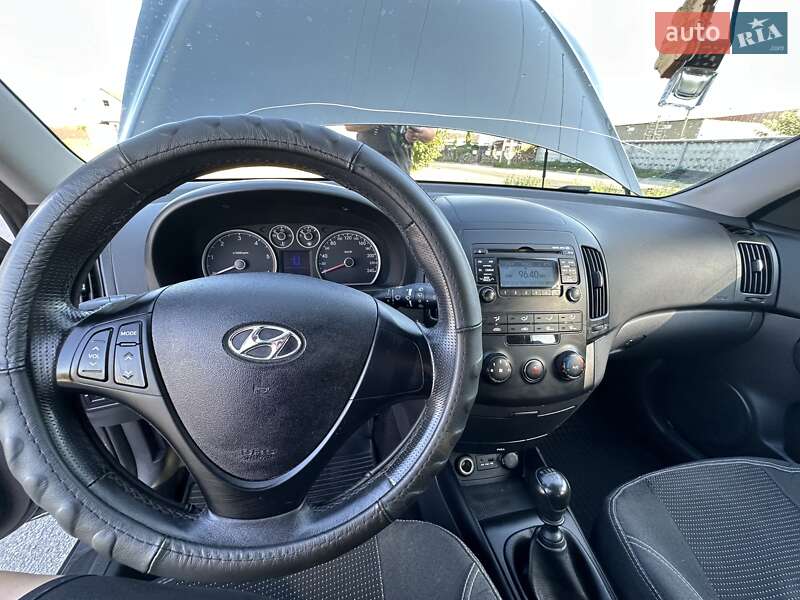 Хэтчбек Hyundai i30 2009 в Буче