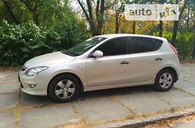 Хэтчбек Hyundai i30 2011 в Киеве