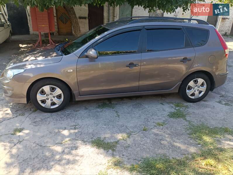 Универсал Hyundai i30 2012 в Запорожье