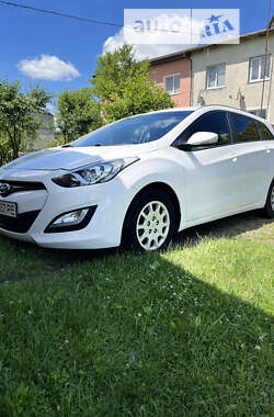 Универсал Hyundai i30 2013 в Стрые