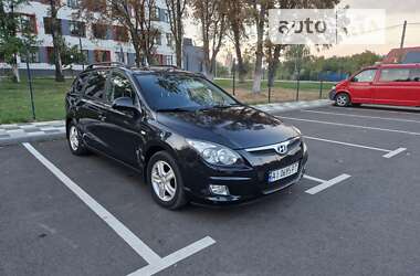 Универсал Hyundai i30 2011 в Бородянке