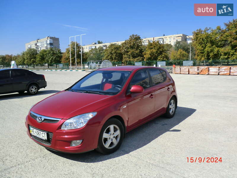 Хэтчбек Hyundai i30 2008 в Никополе