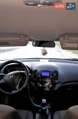 Универсал Hyundai i30 2010 в 