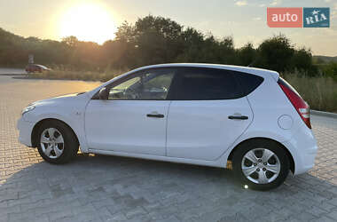 Хэтчбек Hyundai i30 2009 в 