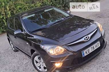 Хэтчбек Hyundai i30 2010 в Днепре