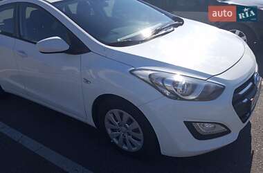 Хэтчбек Hyundai i30 2016 в Киеве