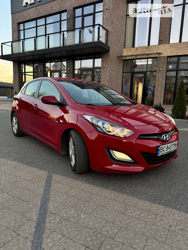 Хэтчбек Hyundai i30 2012 в Ивано-Франковске