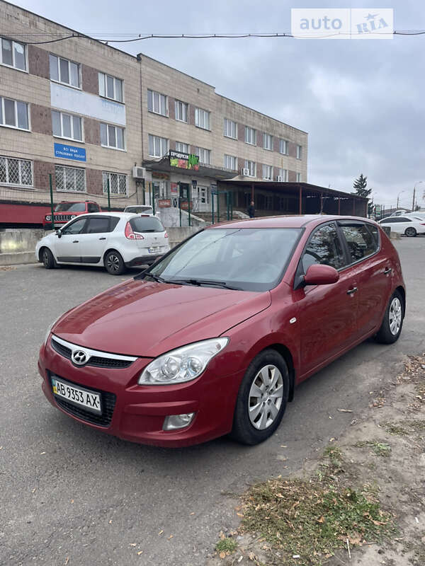 Хэтчбек Hyundai i30 2008 в Сумах