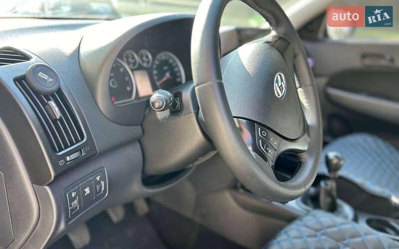 Хетчбек Hyundai i30 2009 в Чернівцях