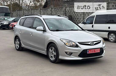 Универсал Hyundai i30 2010 в Калуше