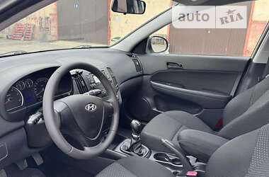 Универсал Hyundai i30 2010 в Калуше