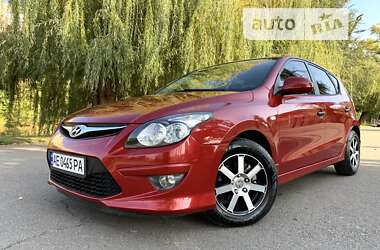 Хэтчбек Hyundai i30 2010 в Кривом Роге