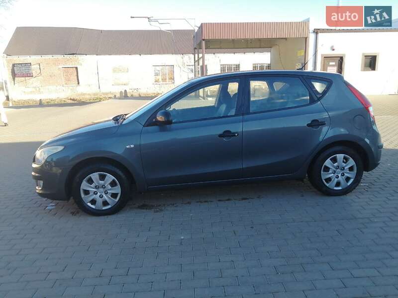 Хэтчбек Hyundai i30 2007 в Гоще