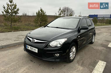 Хэтчбек Hyundai i30 2010 в Ровно