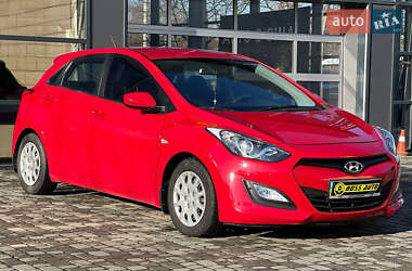 Хэтчбек Hyundai i30 2013 в Ивано-Франковске