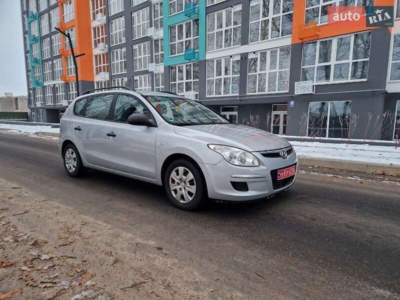 Универсал Hyundai i30 2008 в Чернигове