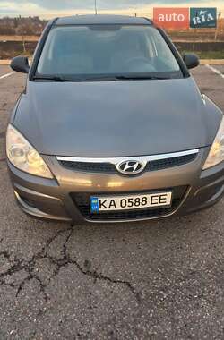 Хэтчбек Hyundai i30 2010 в Умани