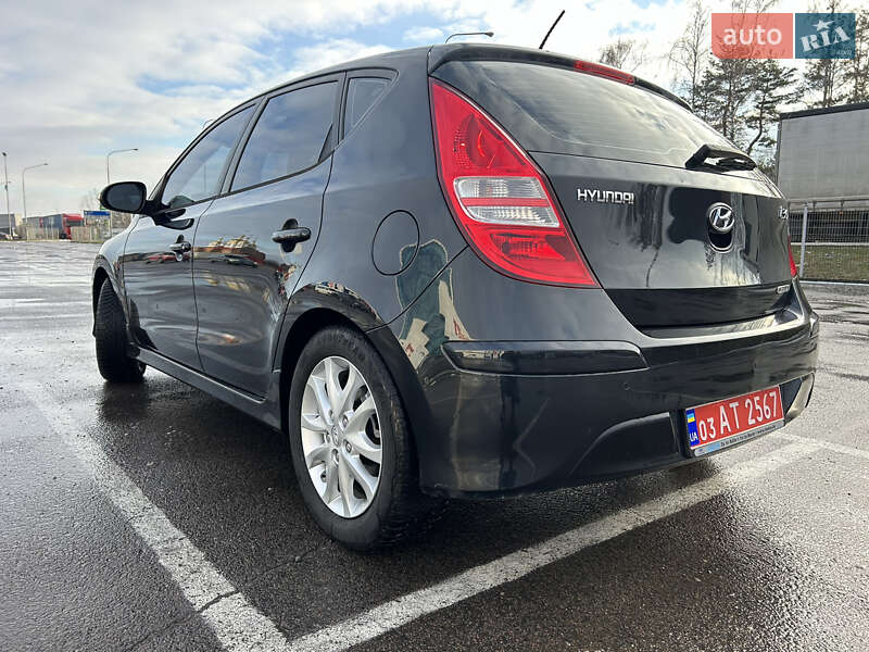 Хетчбек Hyundai i30 2011 в Ковелі