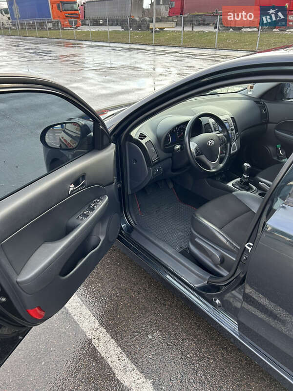 Хетчбек Hyundai i30 2011 в Ковелі