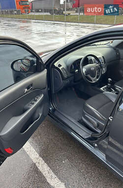 Хэтчбек Hyundai i30 2011 в 