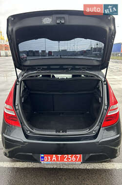 Хэтчбек Hyundai i30 2011 в 