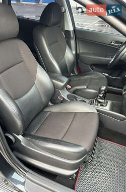 Хэтчбек Hyundai i30 2011 в 