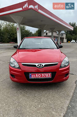 Хэтчбек Hyundai i30 2010 в Вознесенске