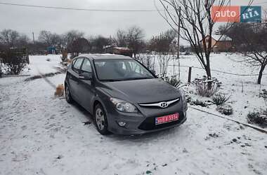 Хэтчбек Hyundai i30 2010 в Луцке