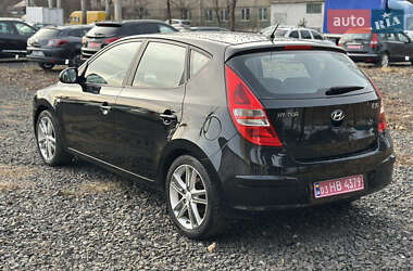 Хетчбек Hyundai i30 2008 в Луцьку