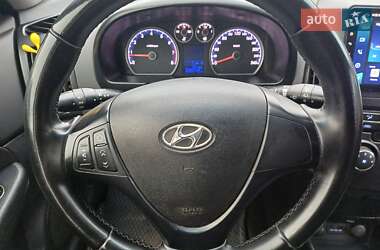 Хетчбек Hyundai i30 2011 в Полтаві