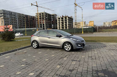 Хетчбек Hyundai i30 2013 в Ужгороді