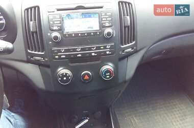 Хэтчбек Hyundai i30 2010 в 