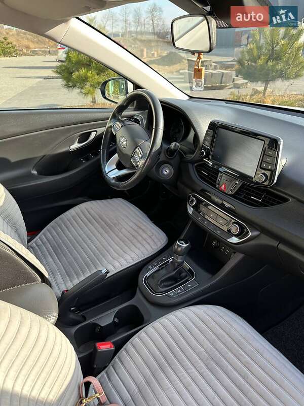 Хэтчбек Hyundai i30 2017 в Хмельницком