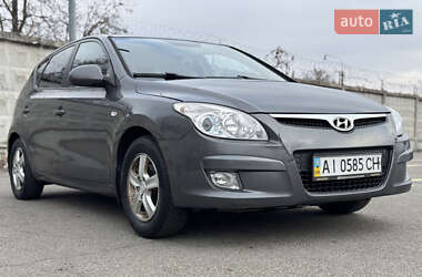 Хэтчбек Hyundai i30 2008 в Киеве