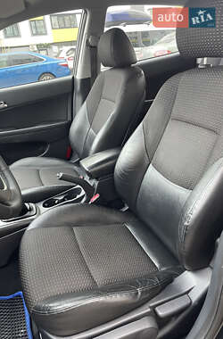 Хэтчбек Hyundai i30 2008 в 