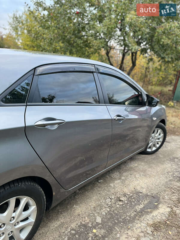 Хэтчбек Hyundai i30 2013 в Чугуеве