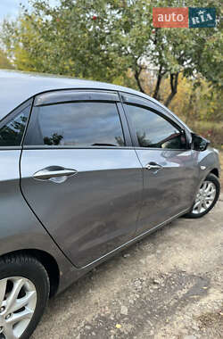 Хэтчбек Hyundai i30 2013 в 